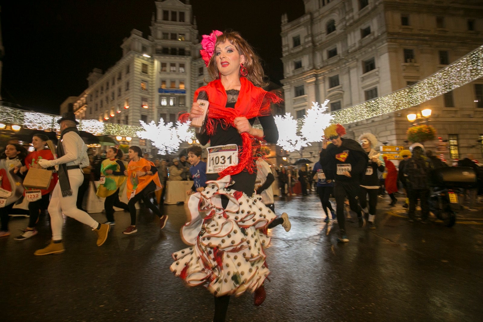 La 28° edición volvió a llenar de color las calles de la capital con sus tradicionales disfraces y sus casi dos mil corredores