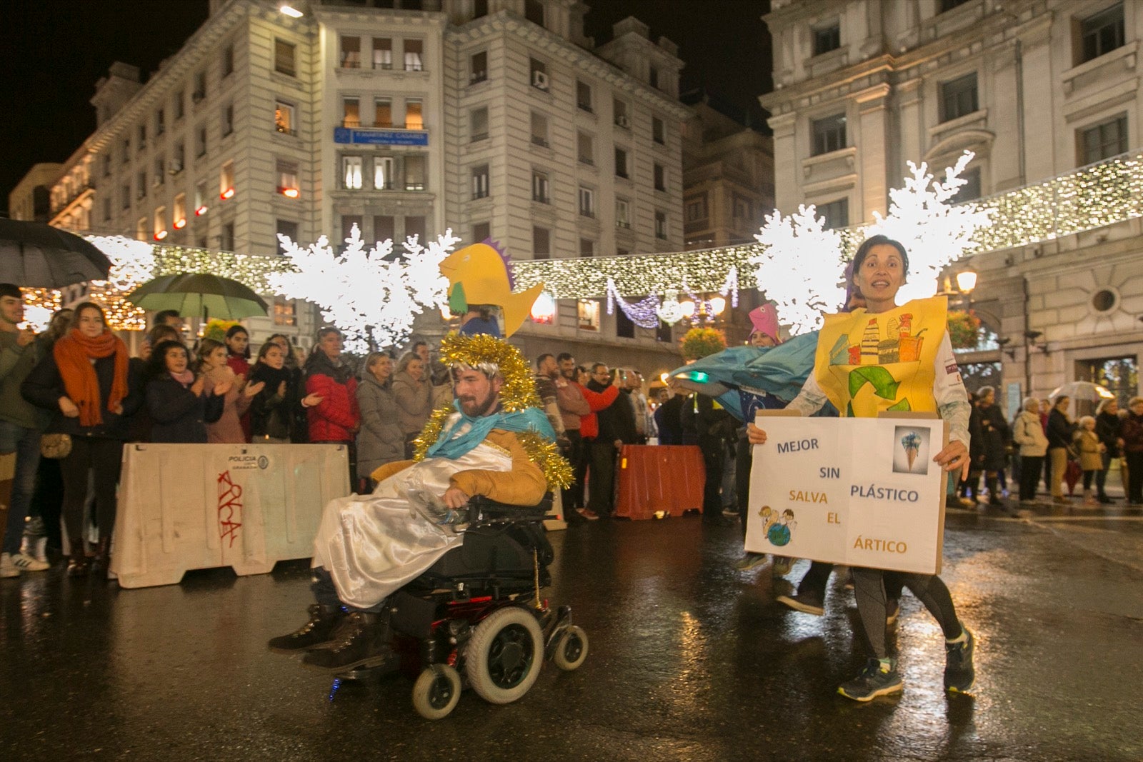 La 28° edición volvió a llenar de color las calles de la capital con sus tradicionales disfraces y sus casi dos mil corredores