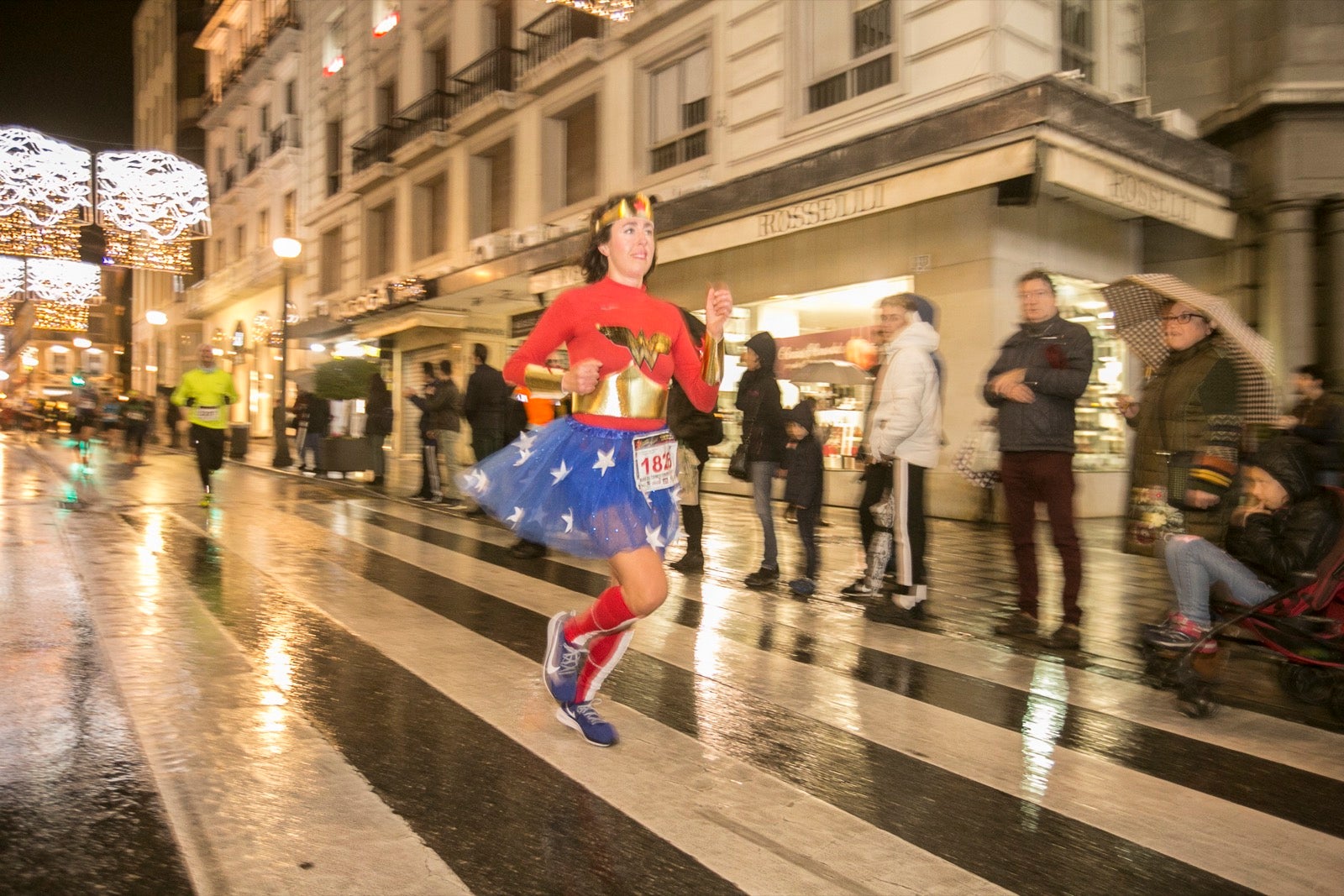 La 28° edición volvió a llenar de color las calles de la capital con sus tradicionales disfraces y sus casi dos mil corredores