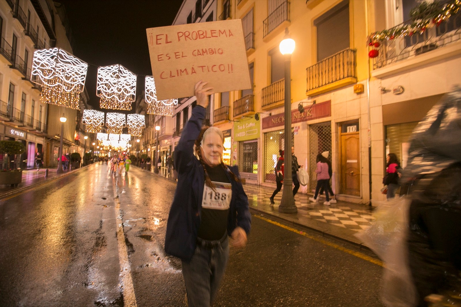 La 28° edición volvió a llenar de color las calles de la capital con sus tradicionales disfraces y sus casi dos mil corredores