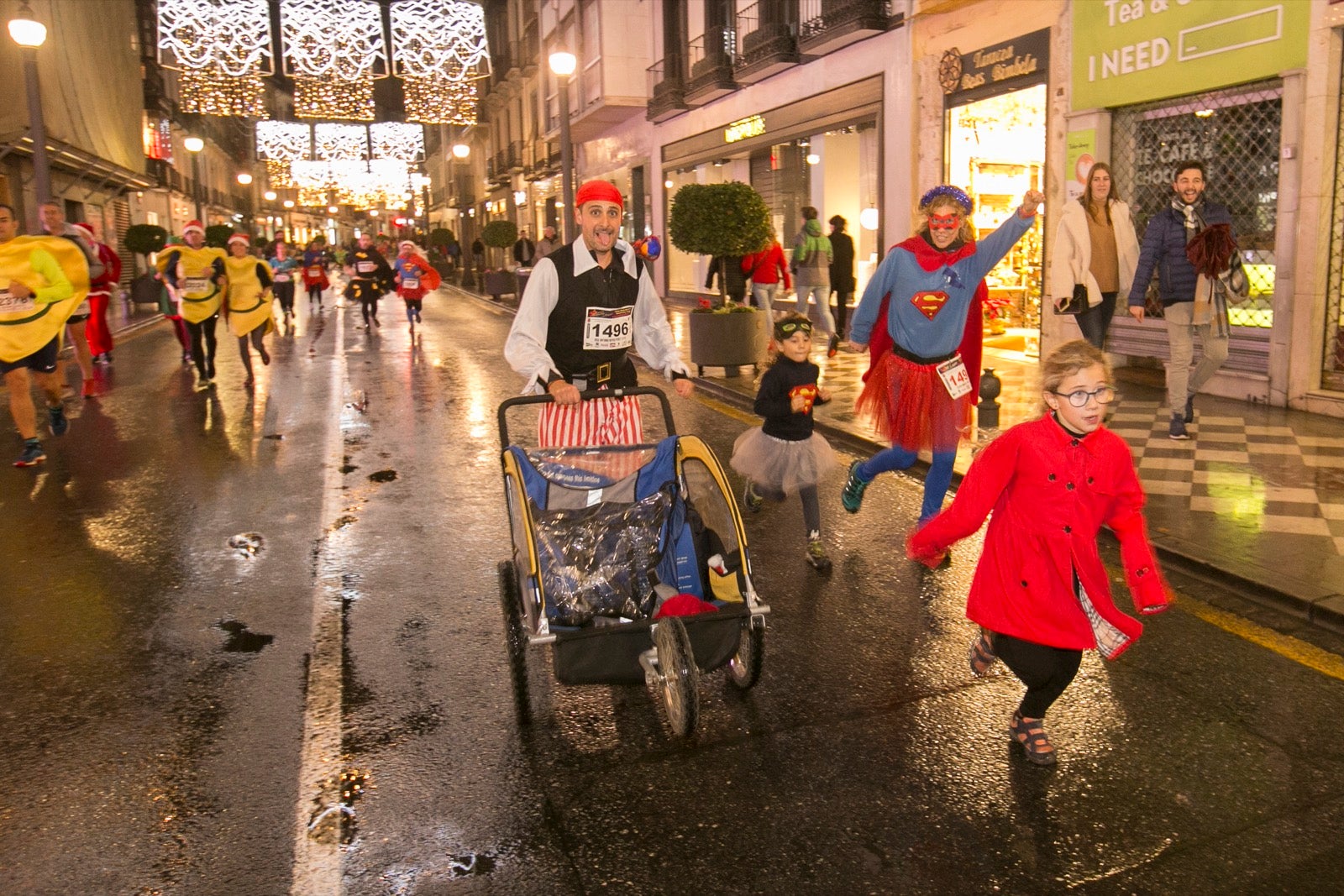 La 28° edición volvió a llenar de color las calles de la capital con sus tradicionales disfraces y sus casi dos mil corredores