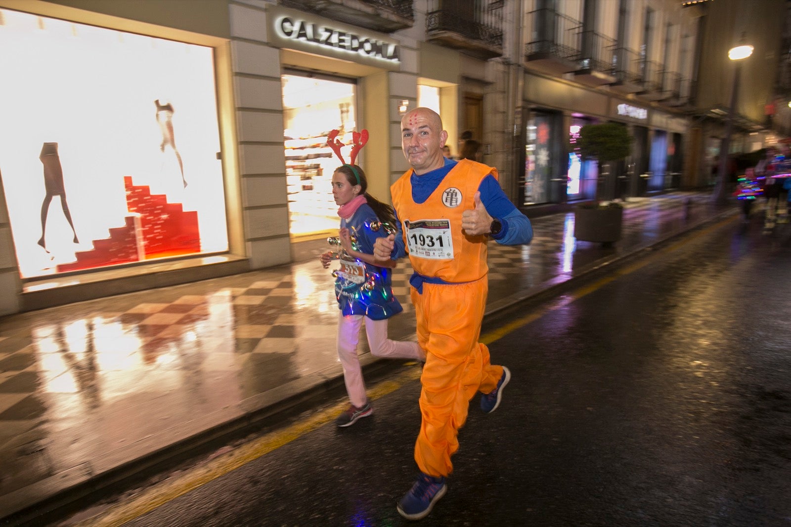 La 28° edición volvió a llenar de color las calles de la capital con sus tradicionales disfraces y sus casi dos mil corredores