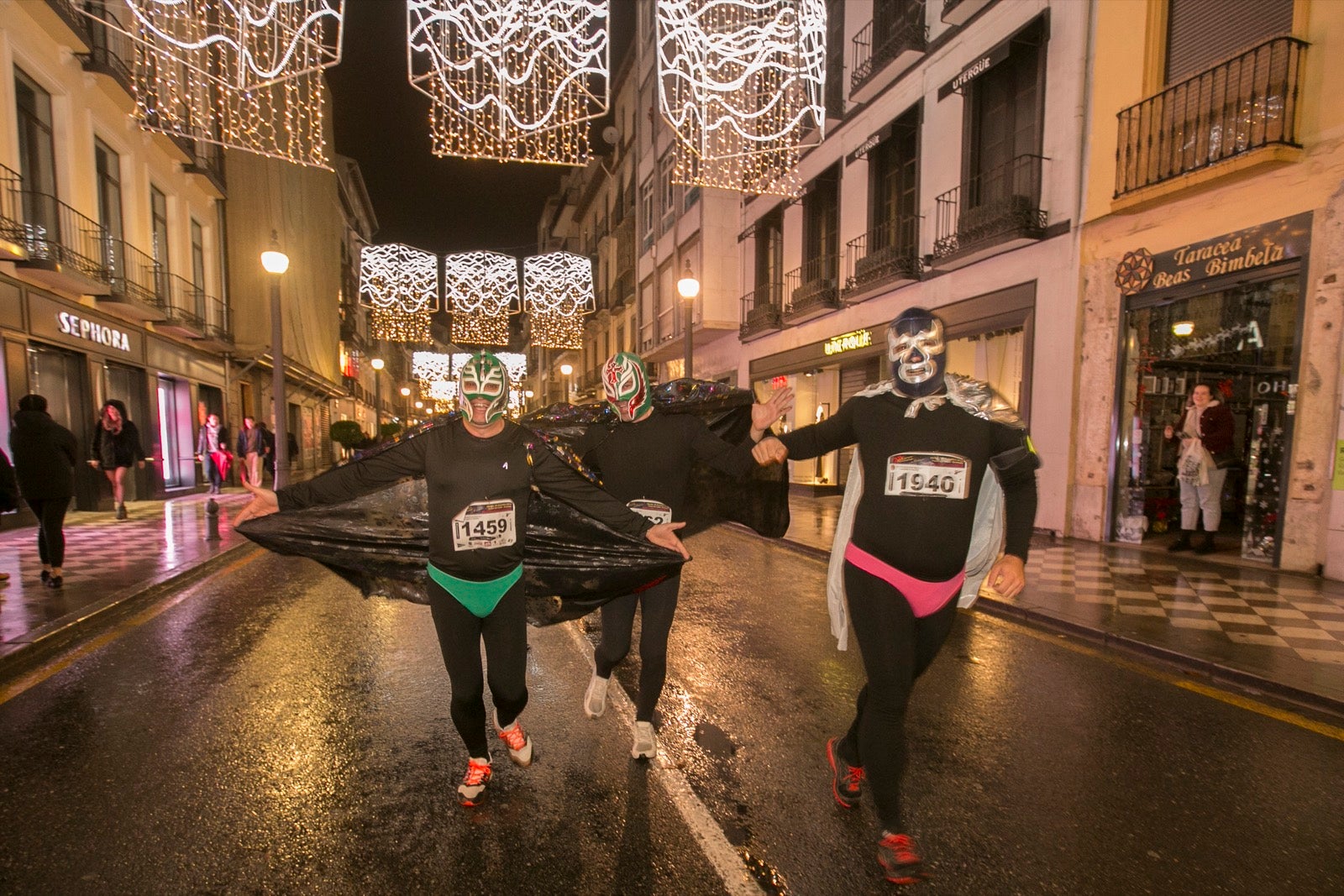 La 28° edición volvió a llenar de color las calles de la capital con sus tradicionales disfraces y sus casi dos mil corredores