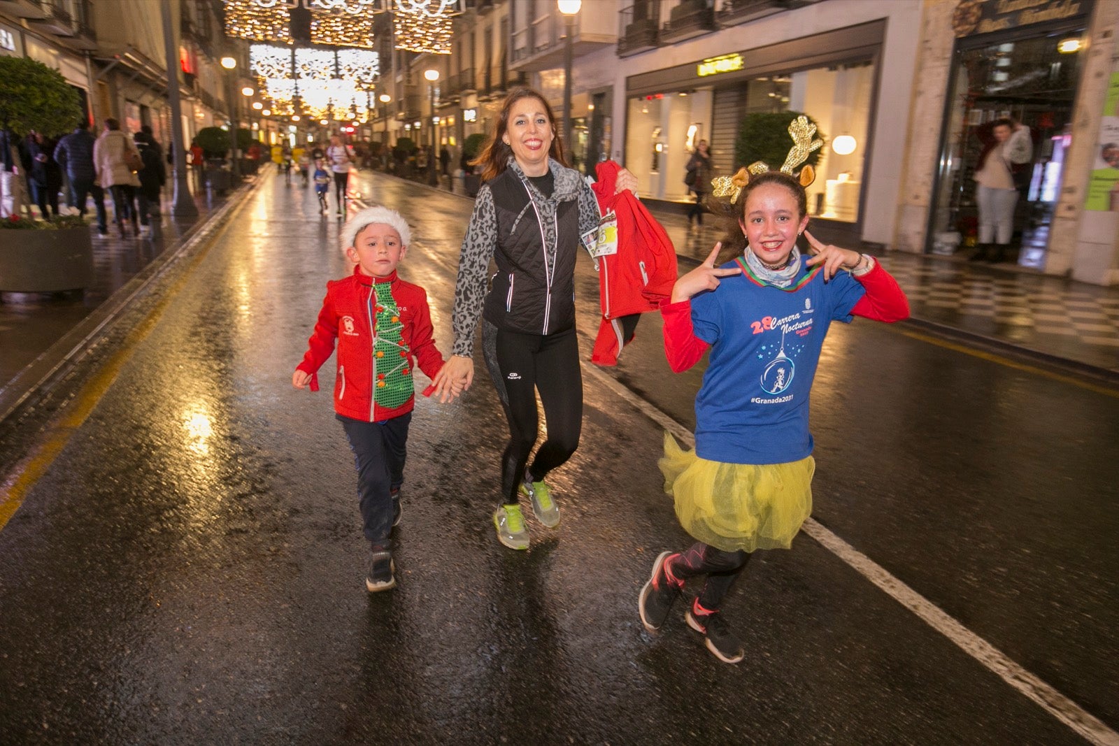 La 28° edición volvió a llenar de color las calles de la capital con sus tradicionales disfraces y sus casi dos mil corredores