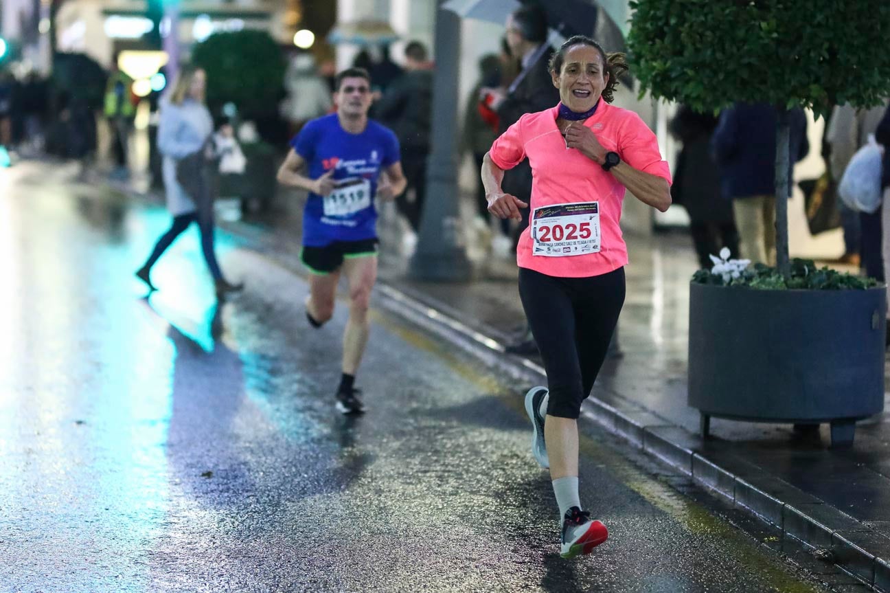 La 28° edición volvió a llenar de color las calles de la capital con sus tradicionales disfraces y sus casi dos mil corredores