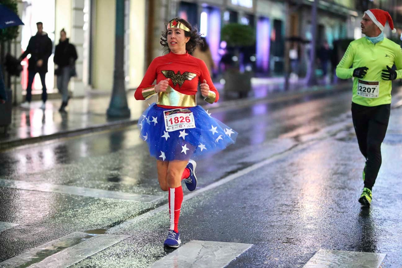 La 28° edición volvió a llenar de color las calles de la capital con sus tradicionales disfraces y sus casi dos mil corredores