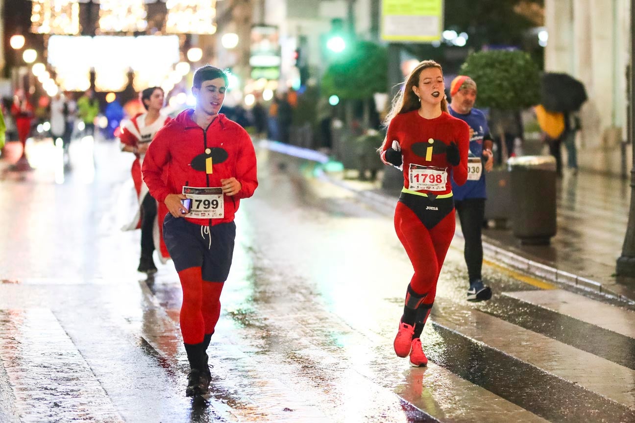 La 28° edición volvió a llenar de color las calles de la capital con sus tradicionales disfraces y sus casi dos mil corredores