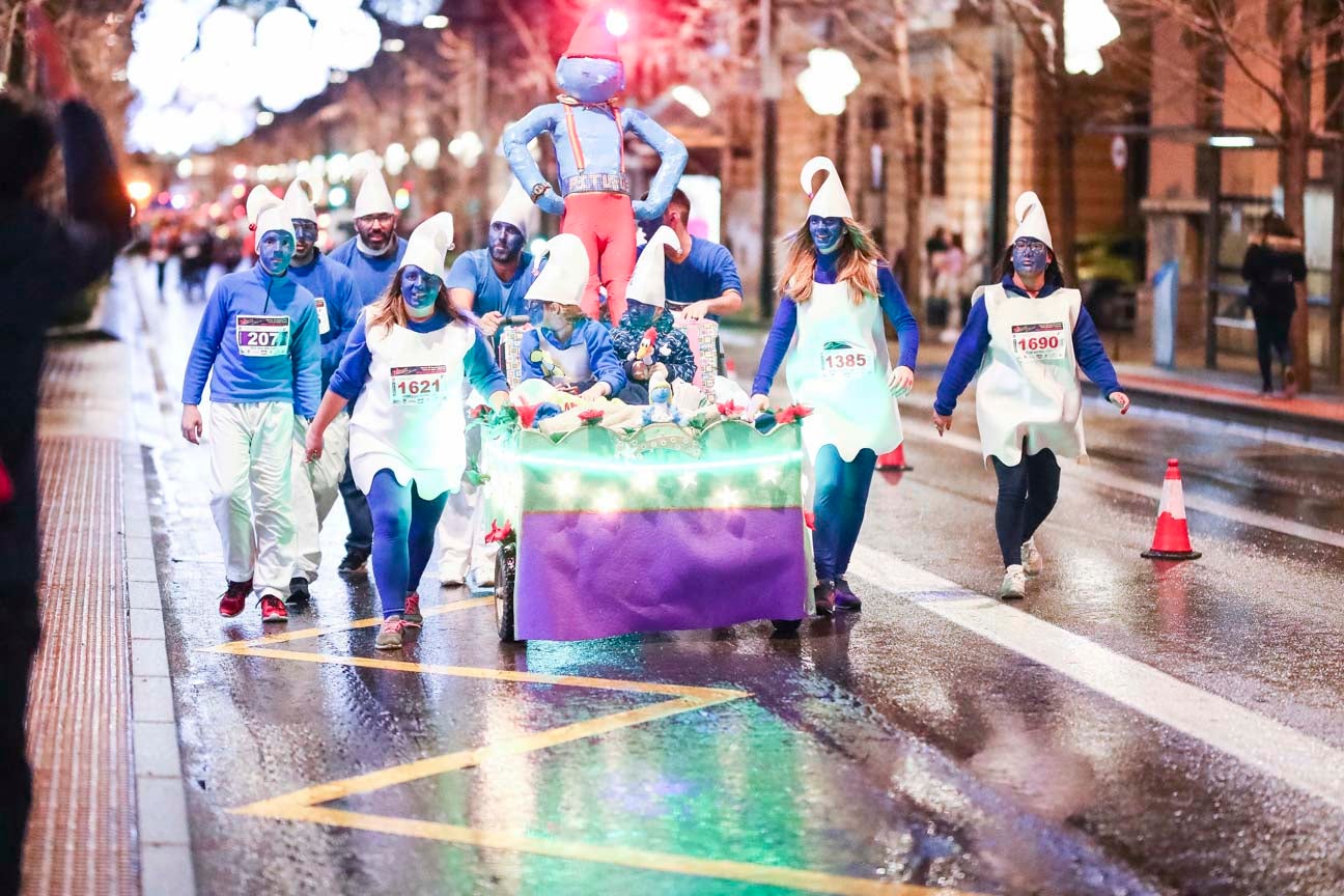 La 28° edición volvió a llenar de color las calles de la capital con sus tradicionales disfraces y sus casi dos mil corredores