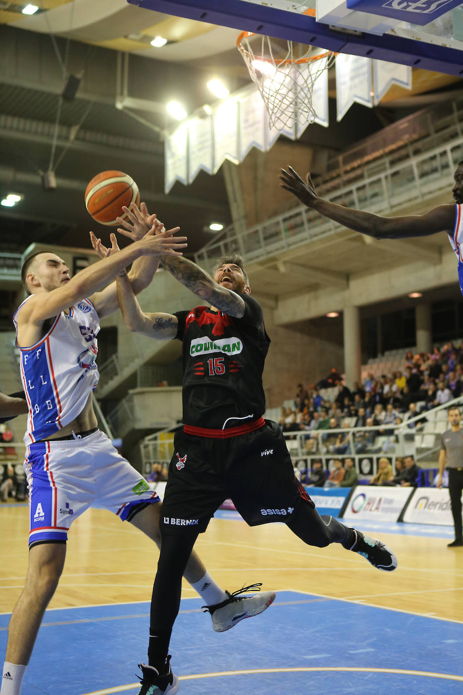 Jugada del partido del Covirán en Alicante
