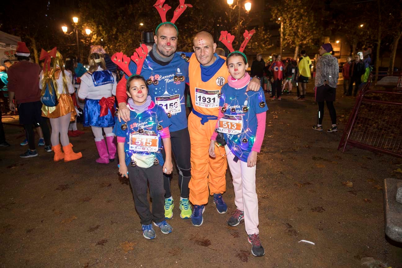 Mucho colorido para festejar el inicio de la Navidad, aunque algunos disfraces no sean muy cómodos para correr