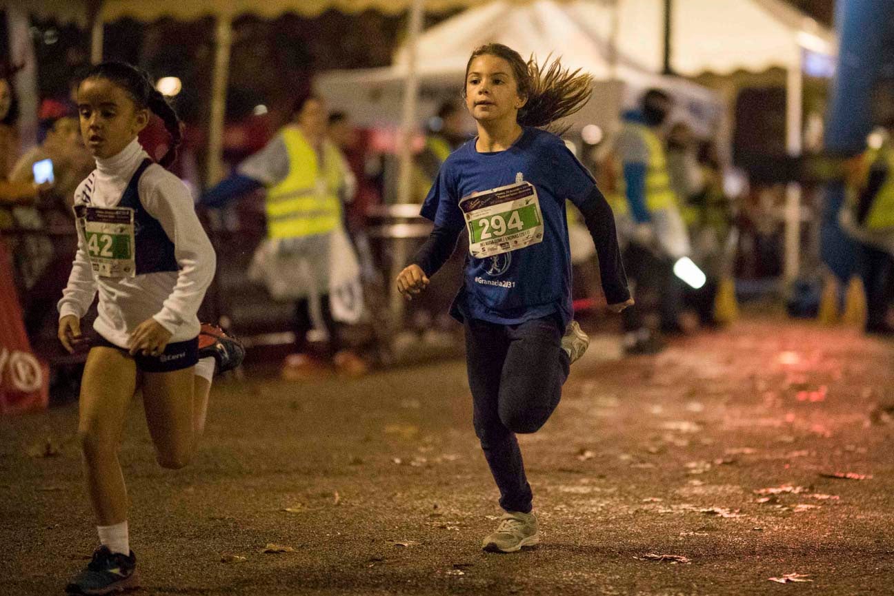 Ni el mal tiempo ni el frío han impedido que decenas de niños hayan partido en las carreras de las distintas categorías de esta tradicional carrera navideña