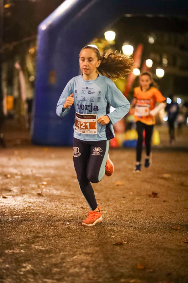 Ni el mal tiempo ni el frío han impedido que decenas de niños hayan partido en las carreras de las distintas categorías de esta tradicional carrera navideña