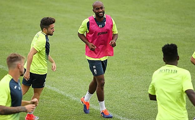 Dimitri Foulquier, en su anterior etapa en el Granada. 