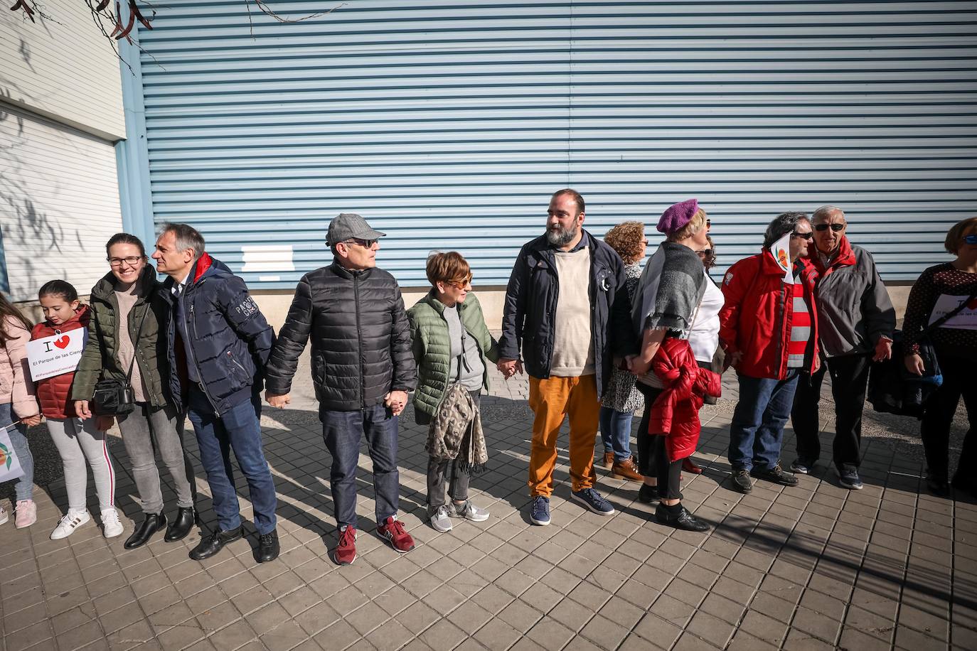 Cientos de granadinos se han reunido para exigir independiencia económica para la instalación científica 