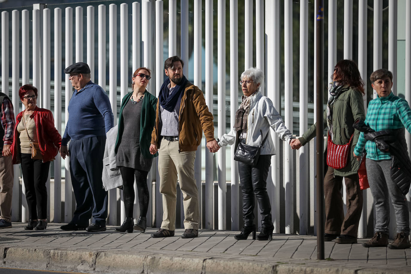 Cientos de granadinos se han reunido para exigir independiencia económica para la instalación científica 