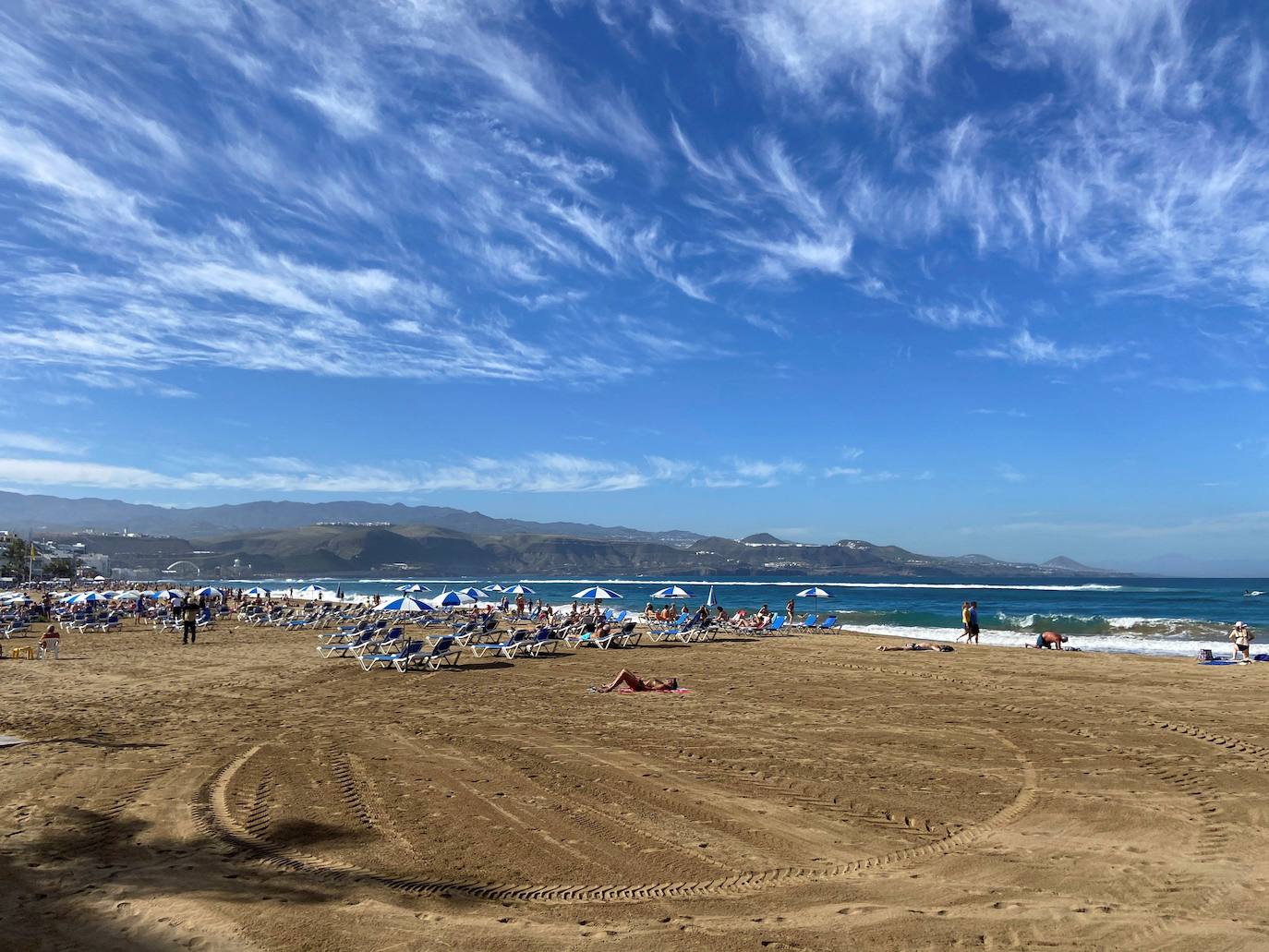 Gran Canaria: para disfrutar de unos días de sol en Gran Canaria, se pueden aprovechar los días festivos de Semana Santa. Los vuelos directos son los jueves y lunes, por lo que se podría salir el día 9 de abril y regresar el 13. El precio de ambos billetes sería de unos 222 euros.