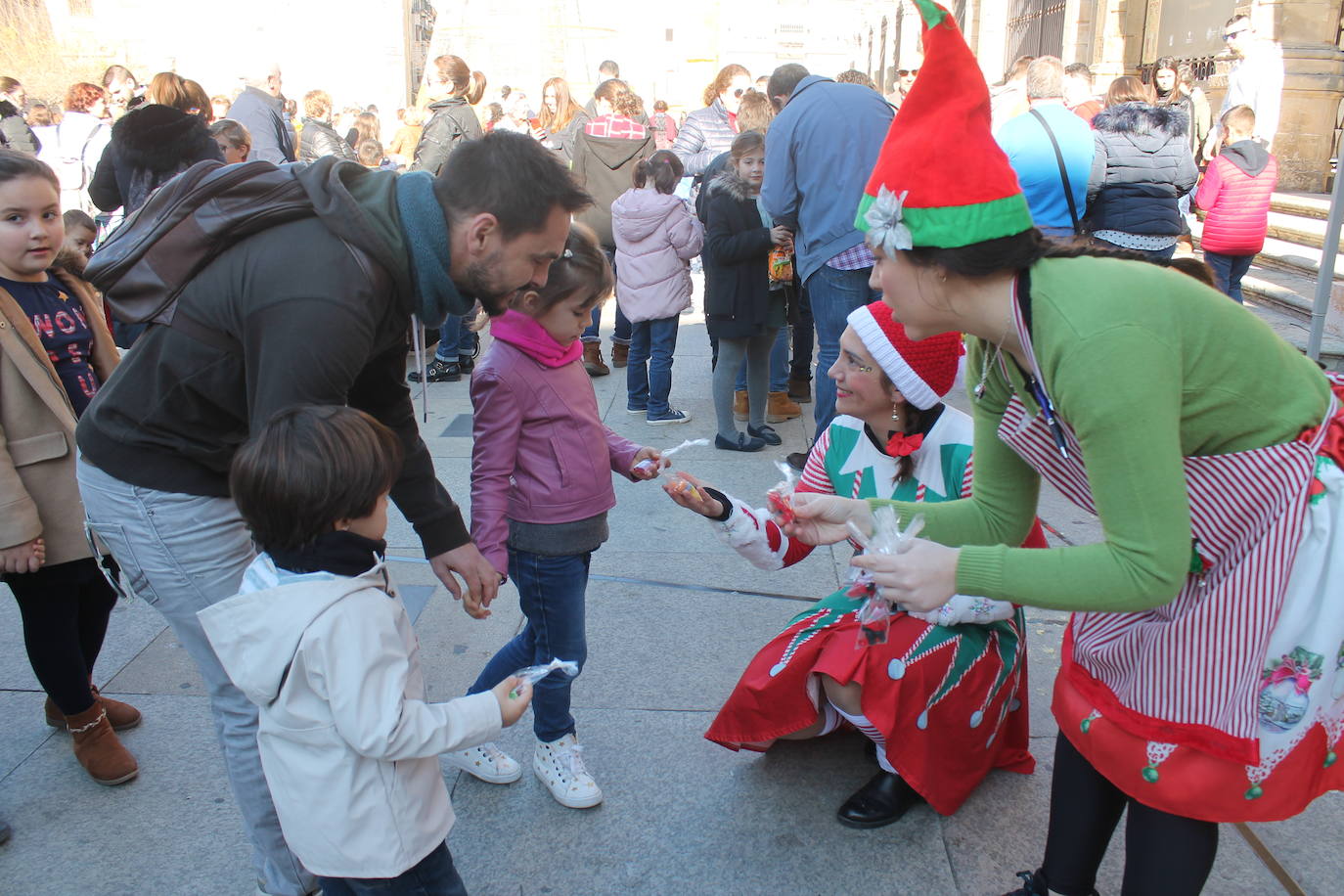 Los niños se han reunido en la capital para celebrar con gominolas la llegada de 2020 