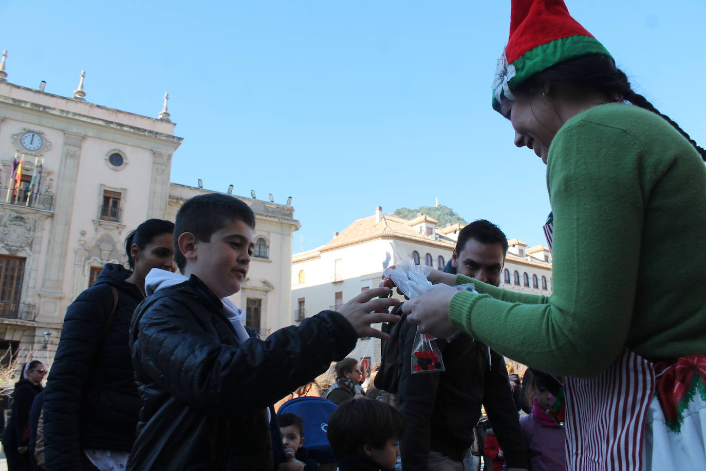 Los niños se han reunido en la capital para celebrar con gominolas la llegada de 2020 