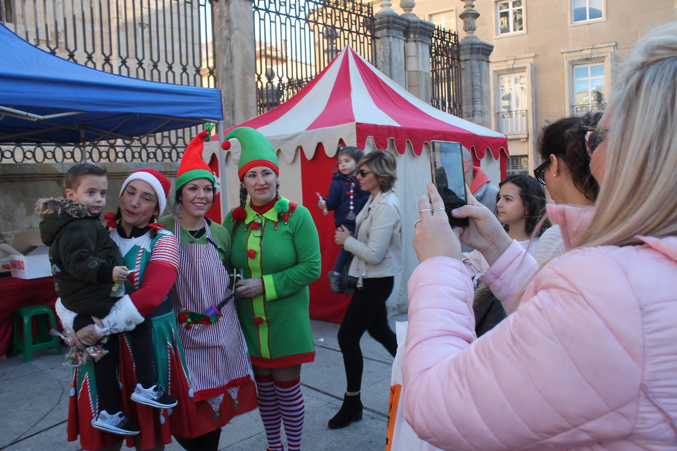 Los niños se han reunido en la capital para celebrar con gominolas la llegada de 2020 