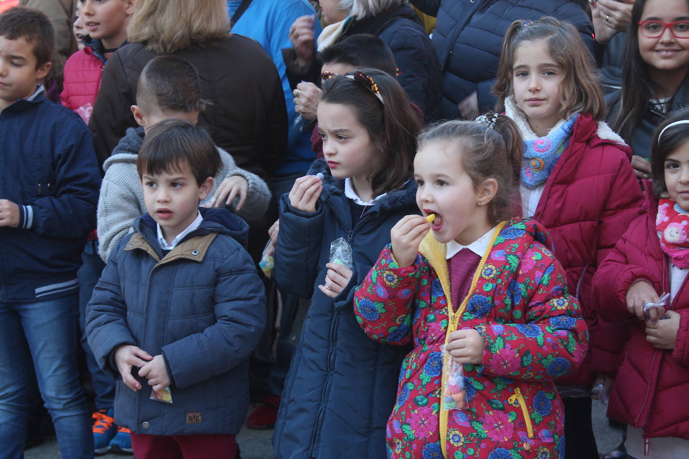 Los niños se han reunido en la capital para celebrar con gominolas la llegada de 2020 