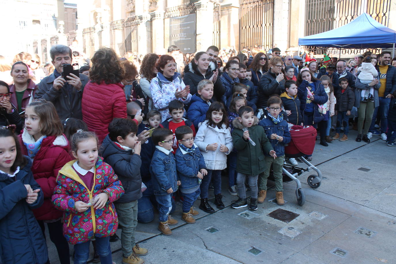 Los niños se han reunido en la capital para celebrar con gominolas la llegada de 2020 