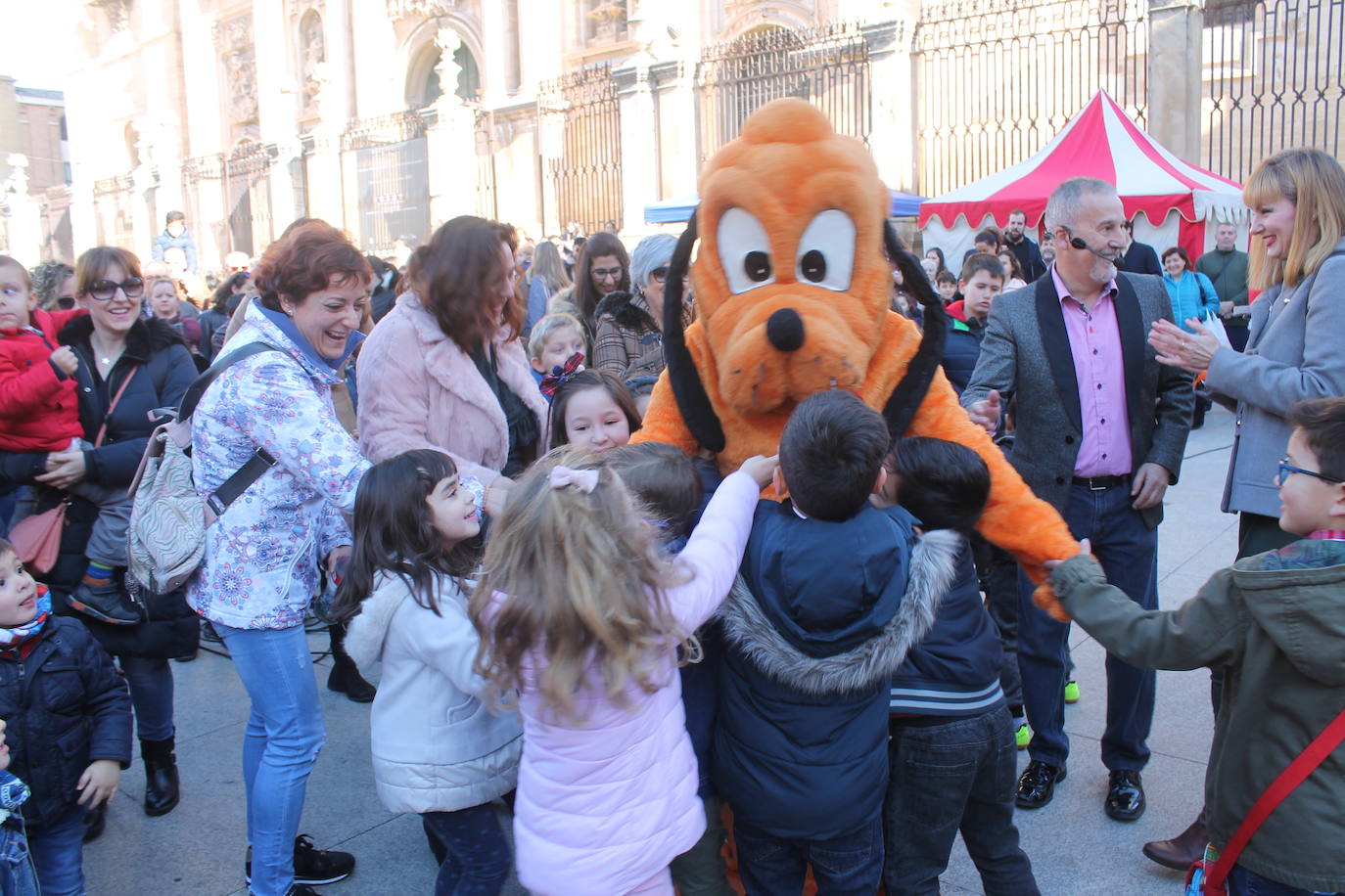 Los niños se han reunido en la capital para celebrar con gominolas la llegada de 2020 