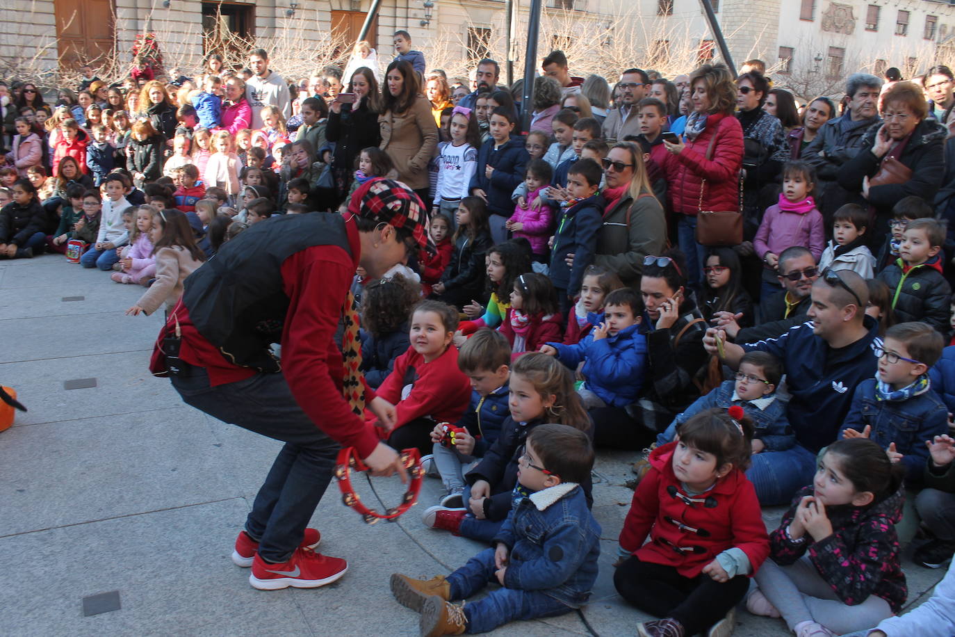 Los niños se han reunido en la capital para celebrar con gominolas la llegada de 2020 