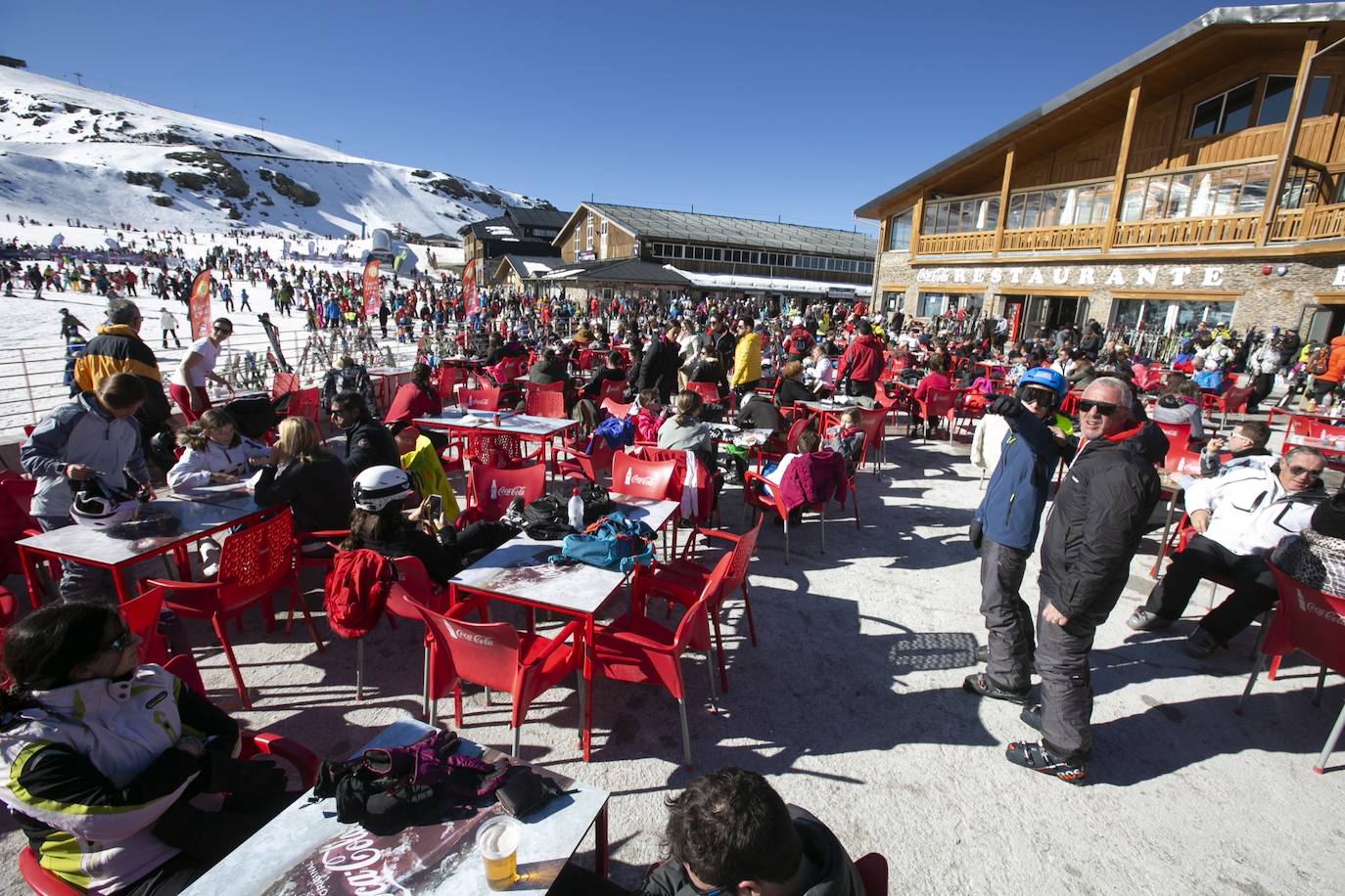 Unas 7.500 personas celebran el Año Nuevo en Sierra Nevada