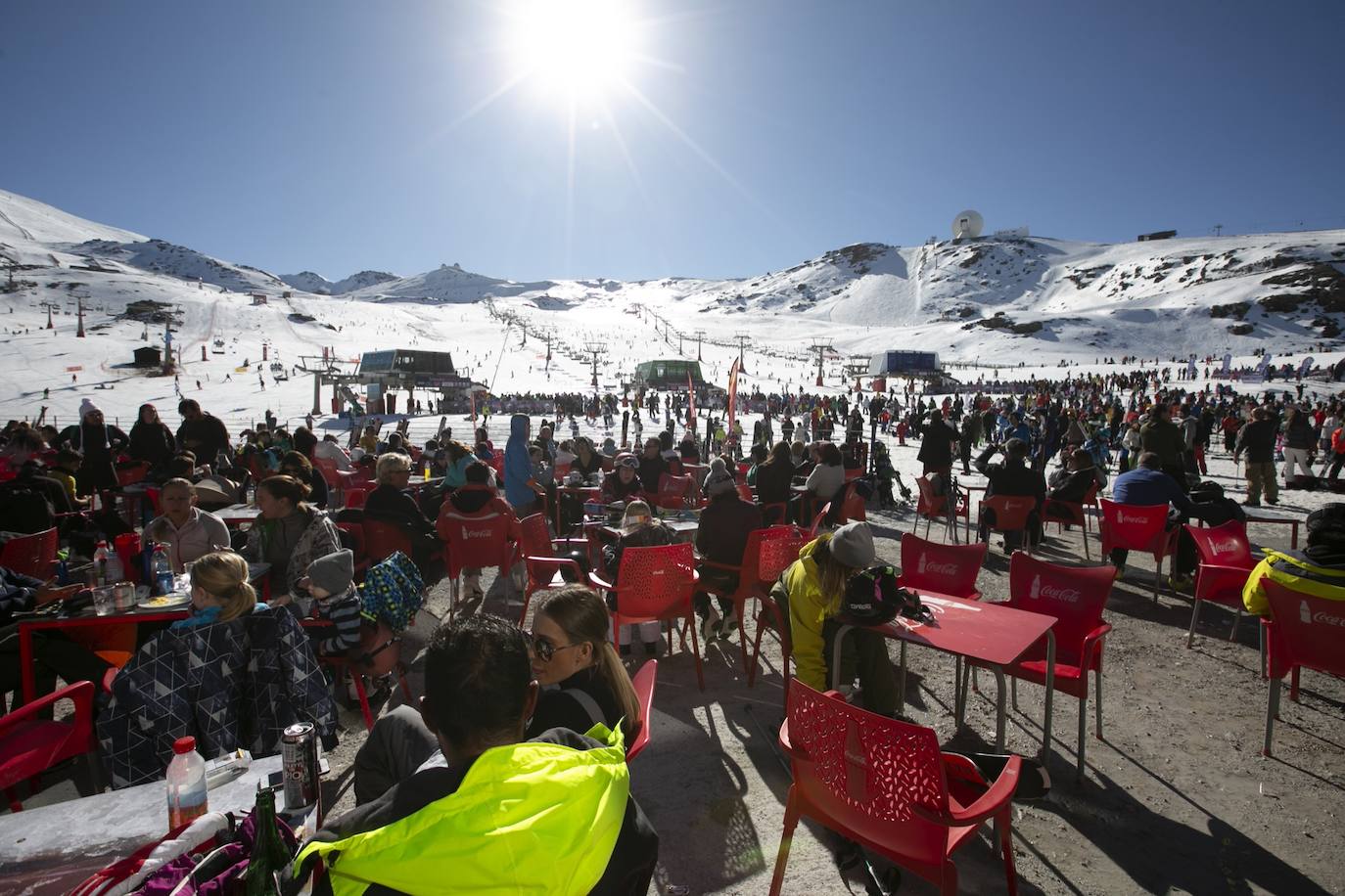 Unas 7.500 personas celebran el Año Nuevo en Sierra Nevada