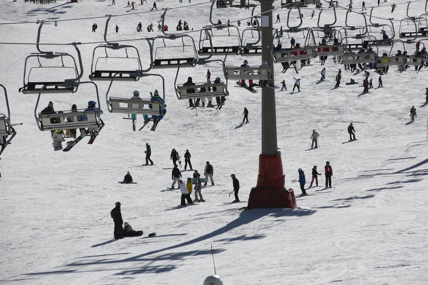 Unas 7.500 personas celebran el Año Nuevo en Sierra Nevada