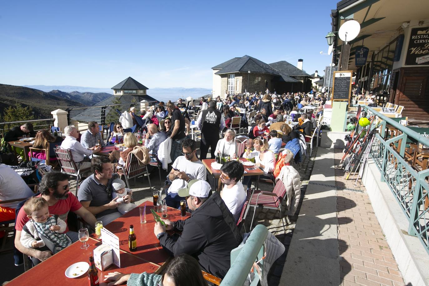 Unas 7.500 personas celebran el Año Nuevo en Sierra Nevada