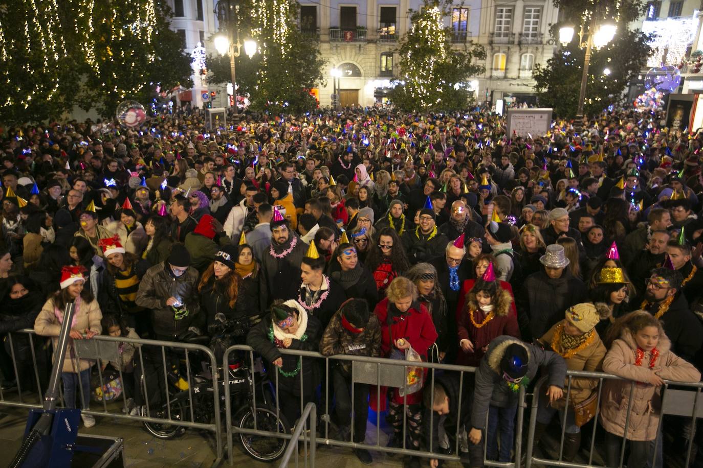 Miles de personas dsifrutaron de la Nochevieja en la capital