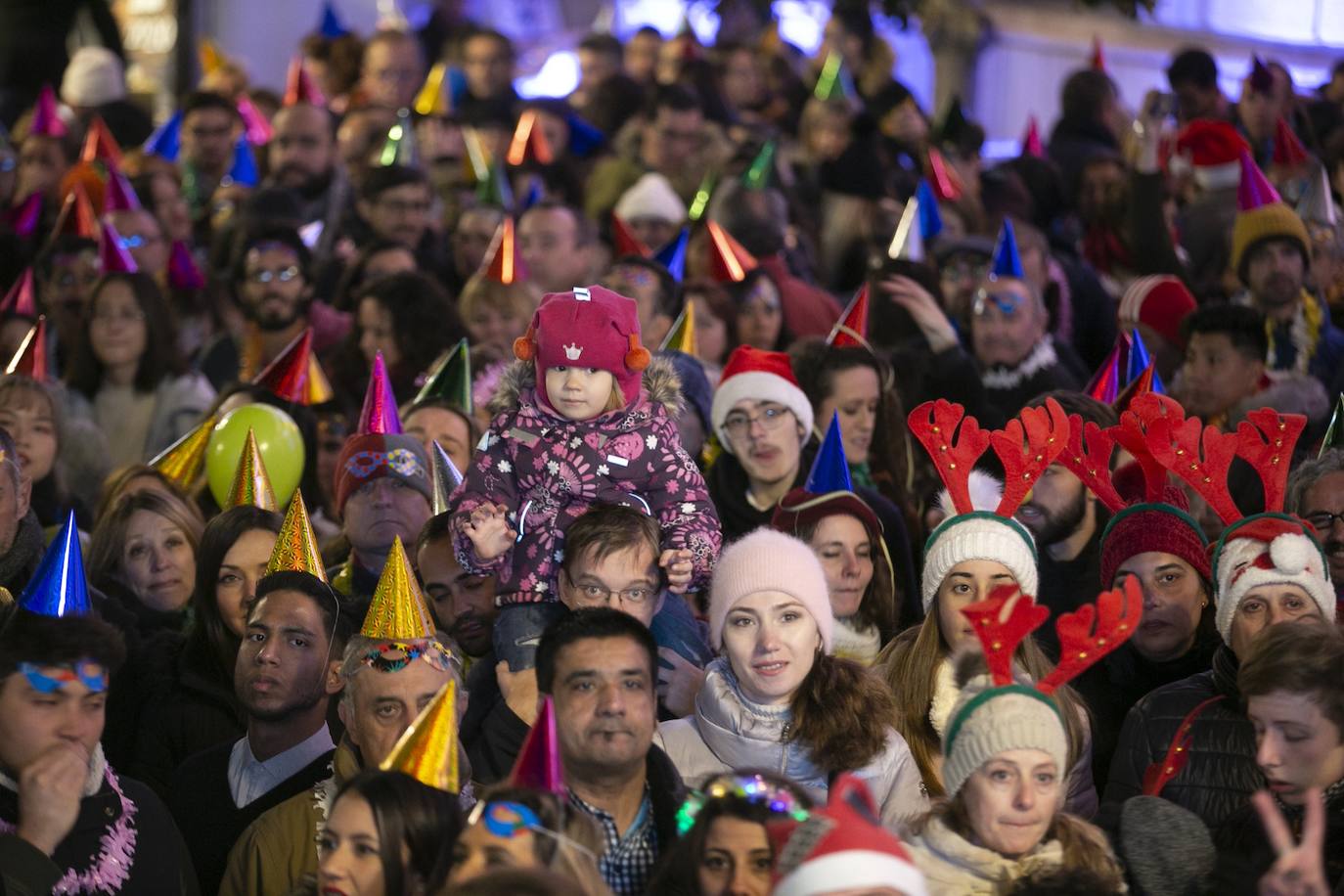 Miles de personas dsifrutaron de la Nochevieja en la capital