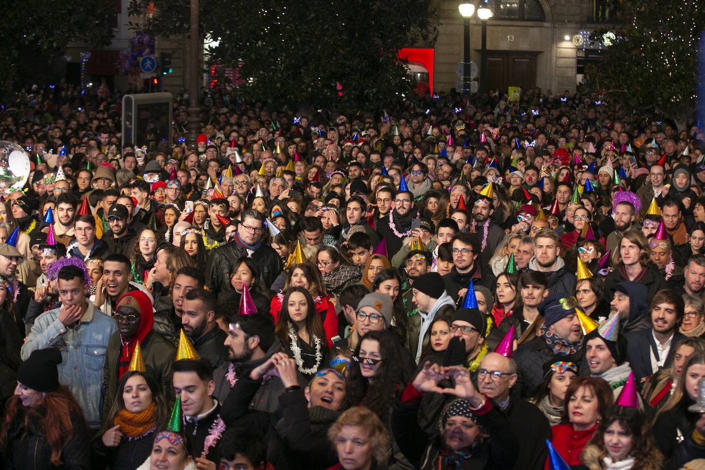 Miles de personas dsifrutaron de la Nochevieja en la capital