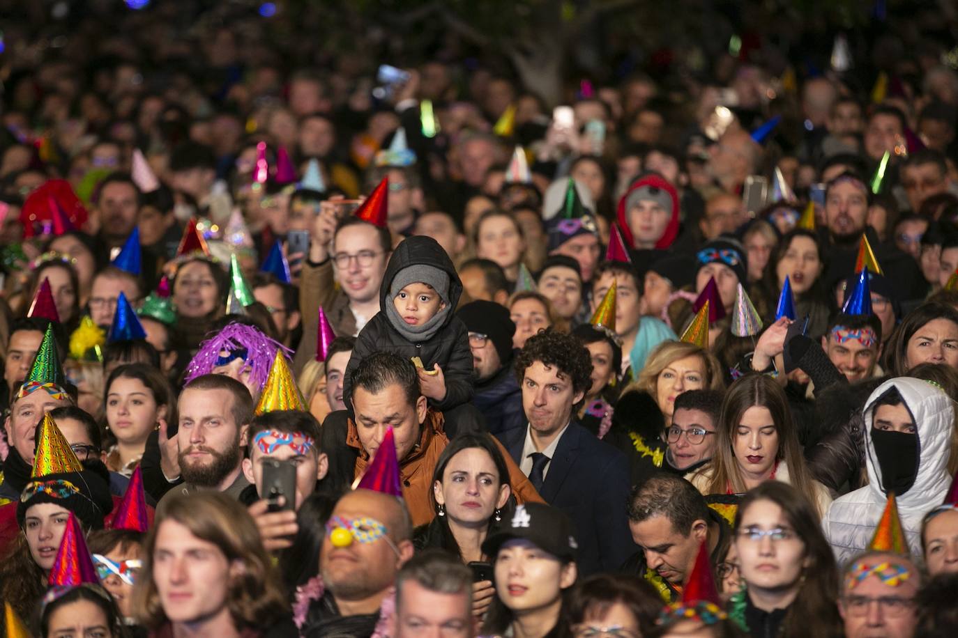 Miles de personas dsifrutaron de la Nochevieja en la capital