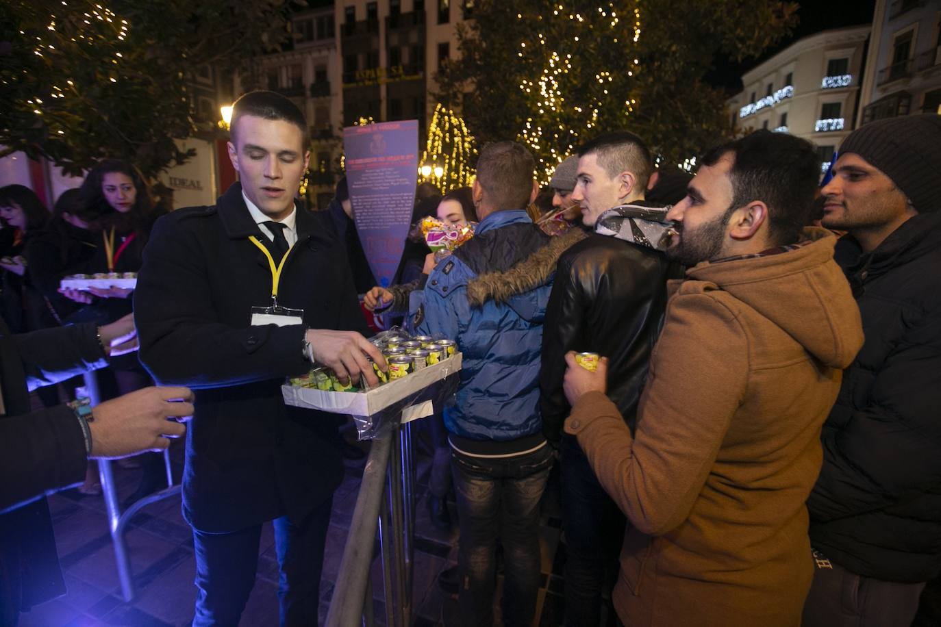 Miles de personas dsifrutaron de la Nochevieja en la capital