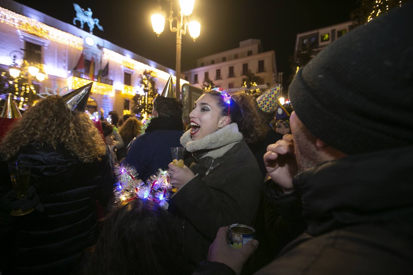 Miles de personas dsifrutaron de la Nochevieja en la capital