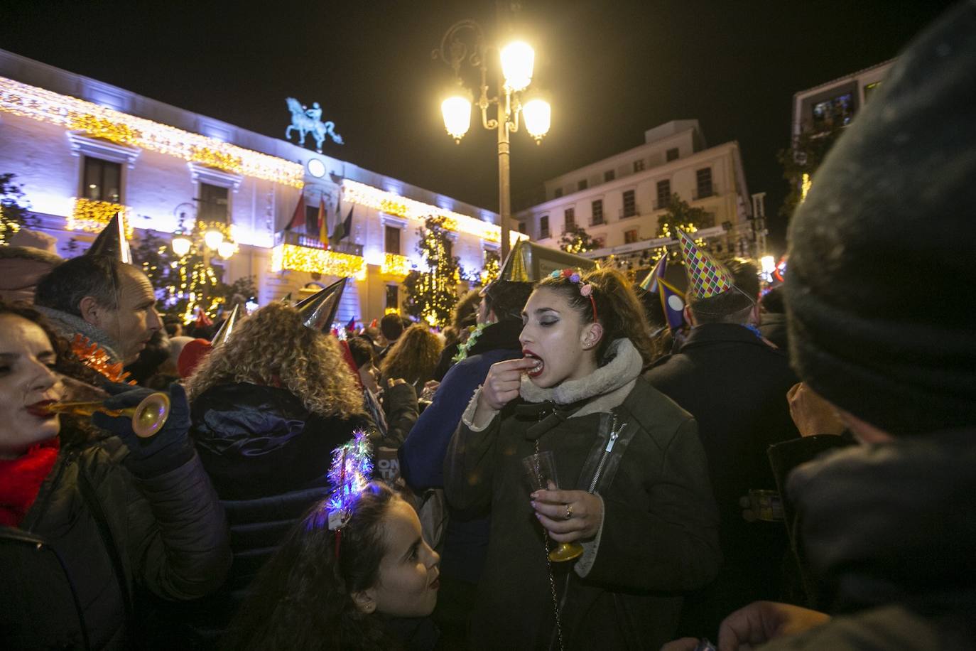 Miles de personas dsifrutaron de la Nochevieja en la capital