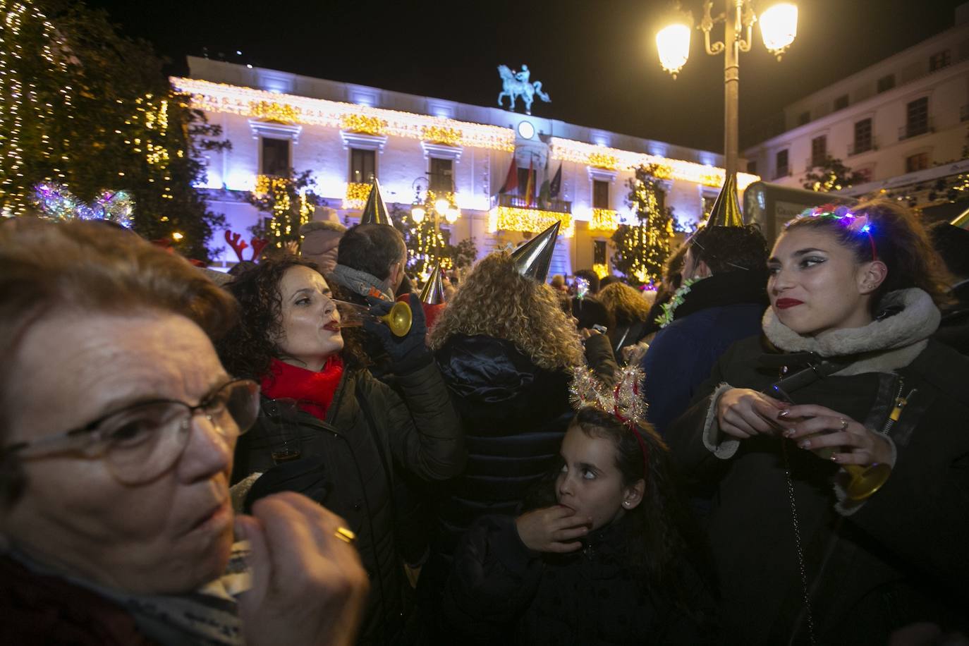 Miles de personas dsifrutaron de la Nochevieja en la capital