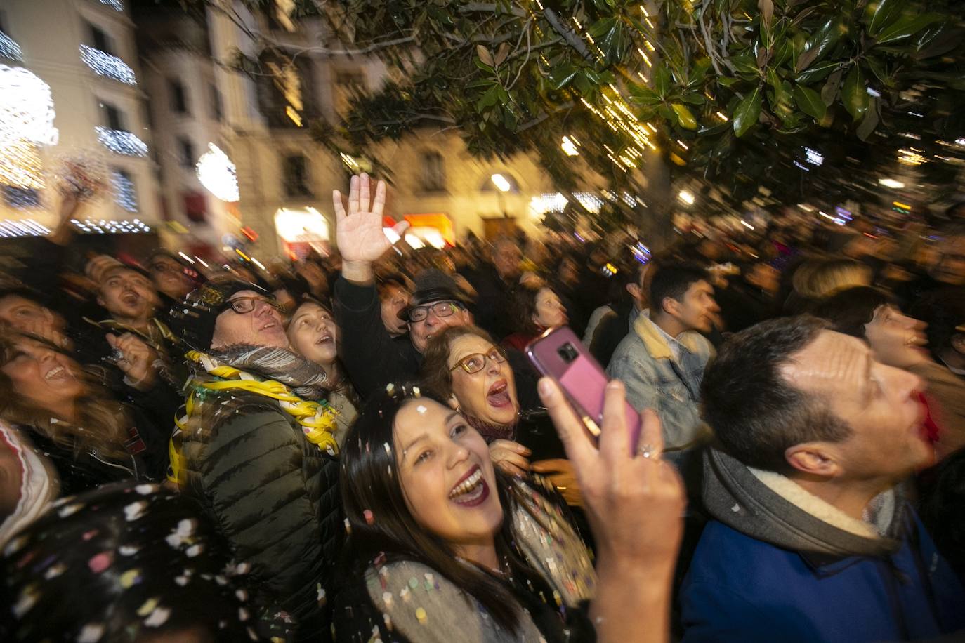 Miles de personas dsifrutaron de la Nochevieja en la capital