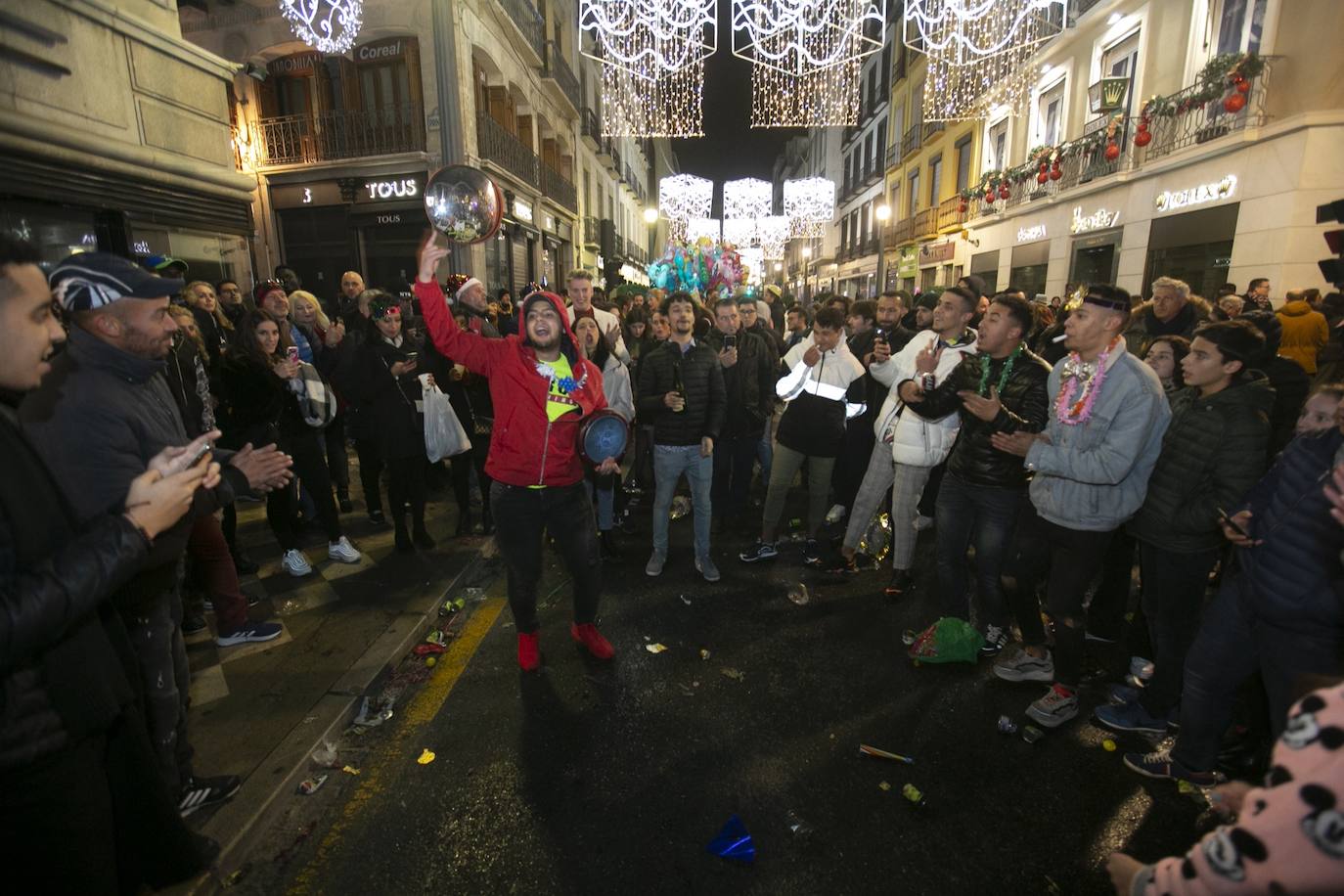 Miles de personas dsifrutaron de la Nochevieja en la capital