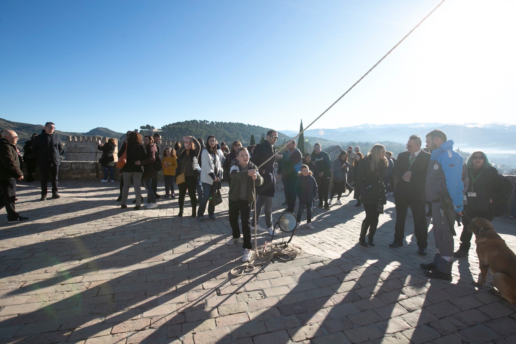 Fotos: Se cumple la tradición de tocar la campana de la Torre de la Vela el 2 de enero