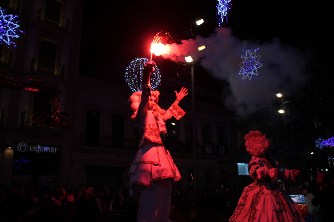 La cabalgata de Sus Majestades de Oriente recorren la ciudad en la noche más esperada de estas fiestas