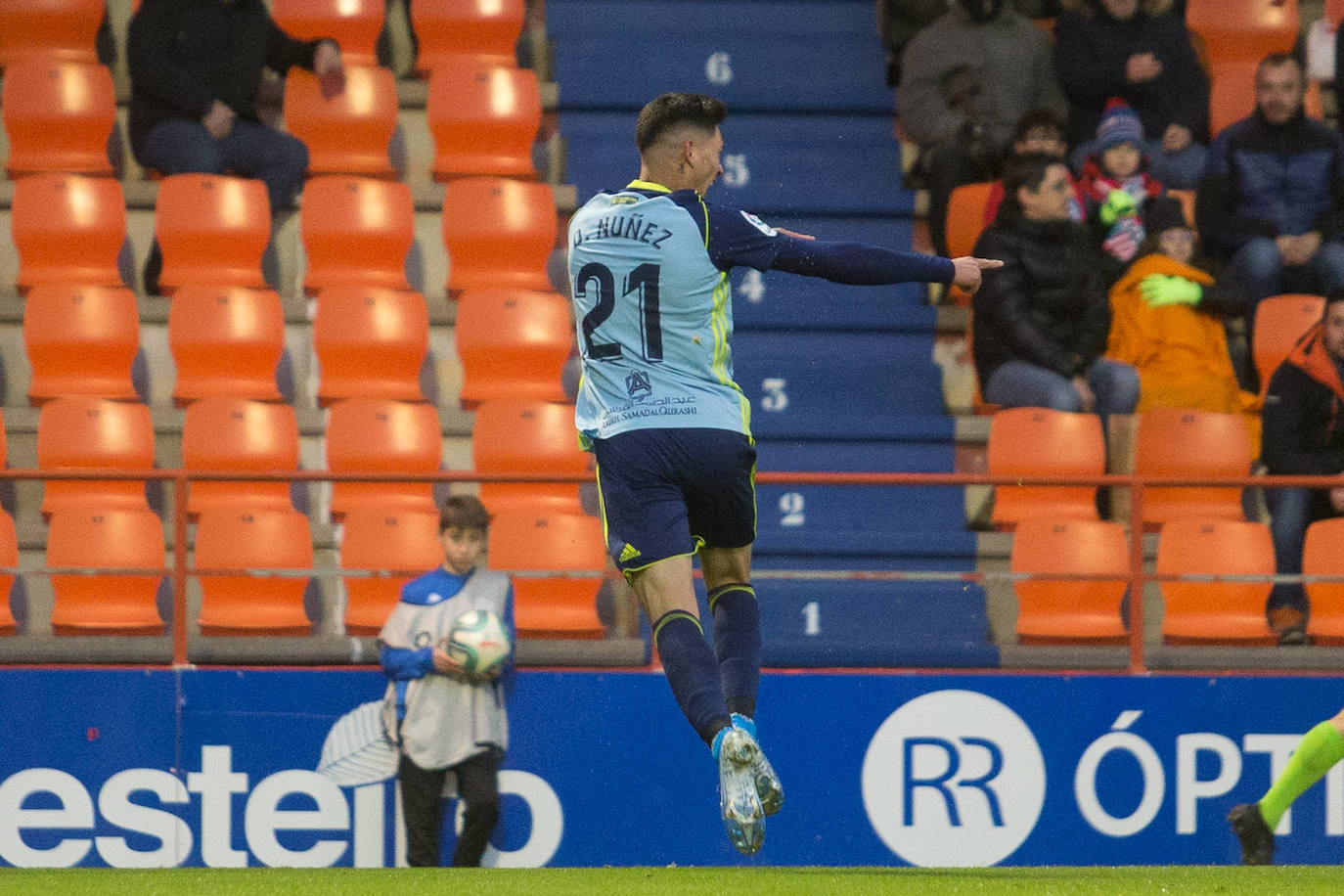 Darwin Núñez celebra el primero de los goles conseguidos en el Ancho Carro. 