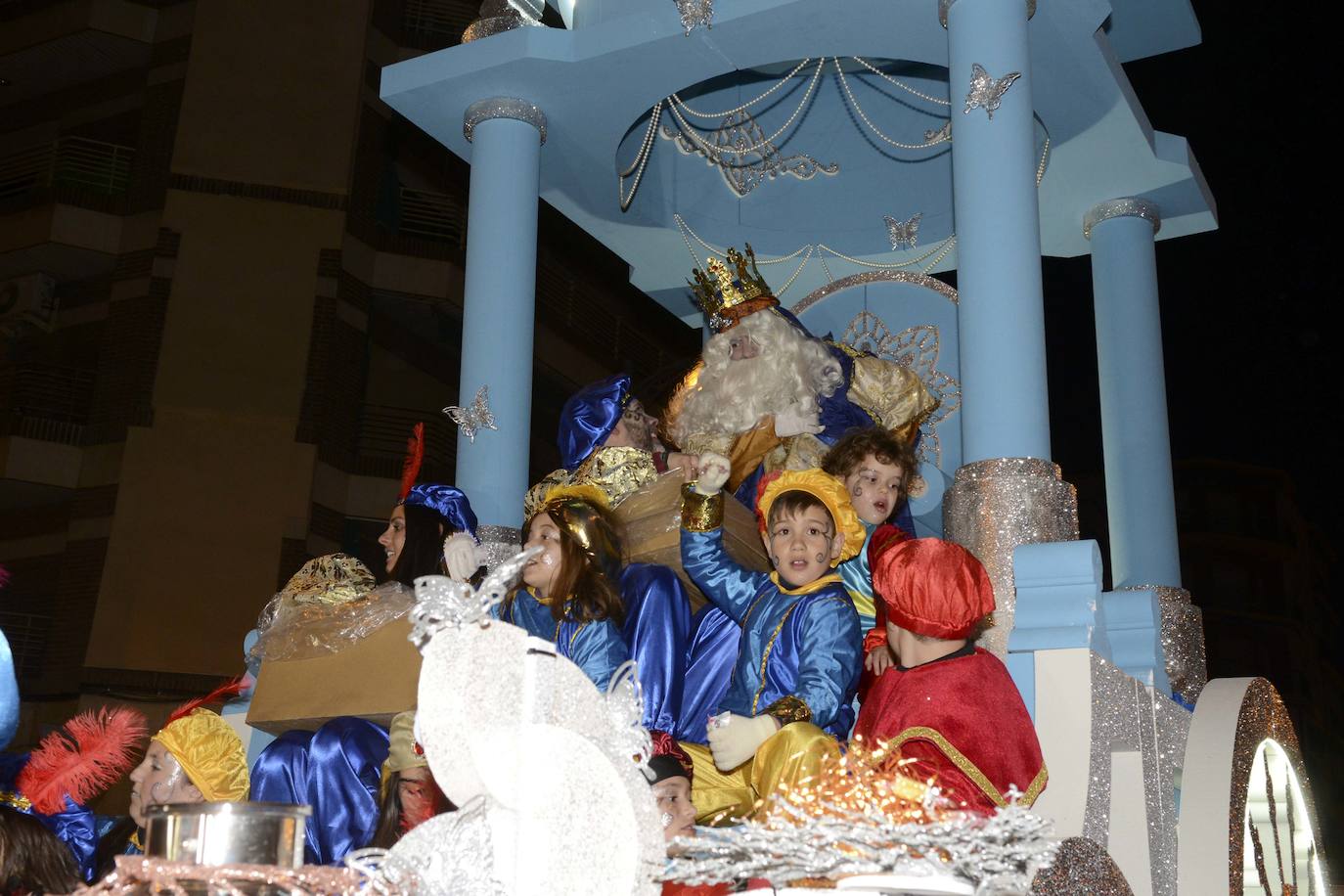 Los Reyes Magos desfilan por Guadix