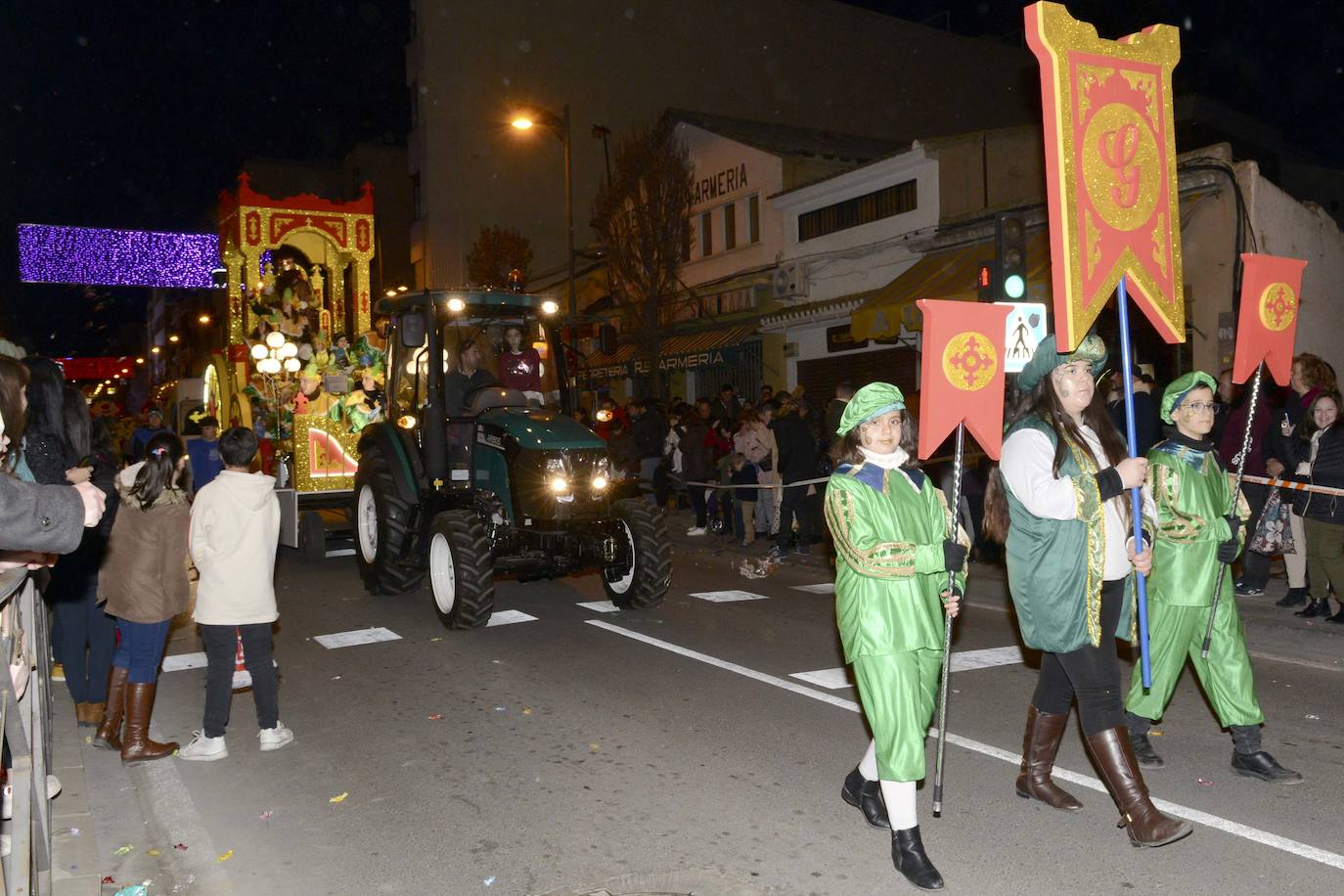Los Reyes Magos desfilan por Guadix