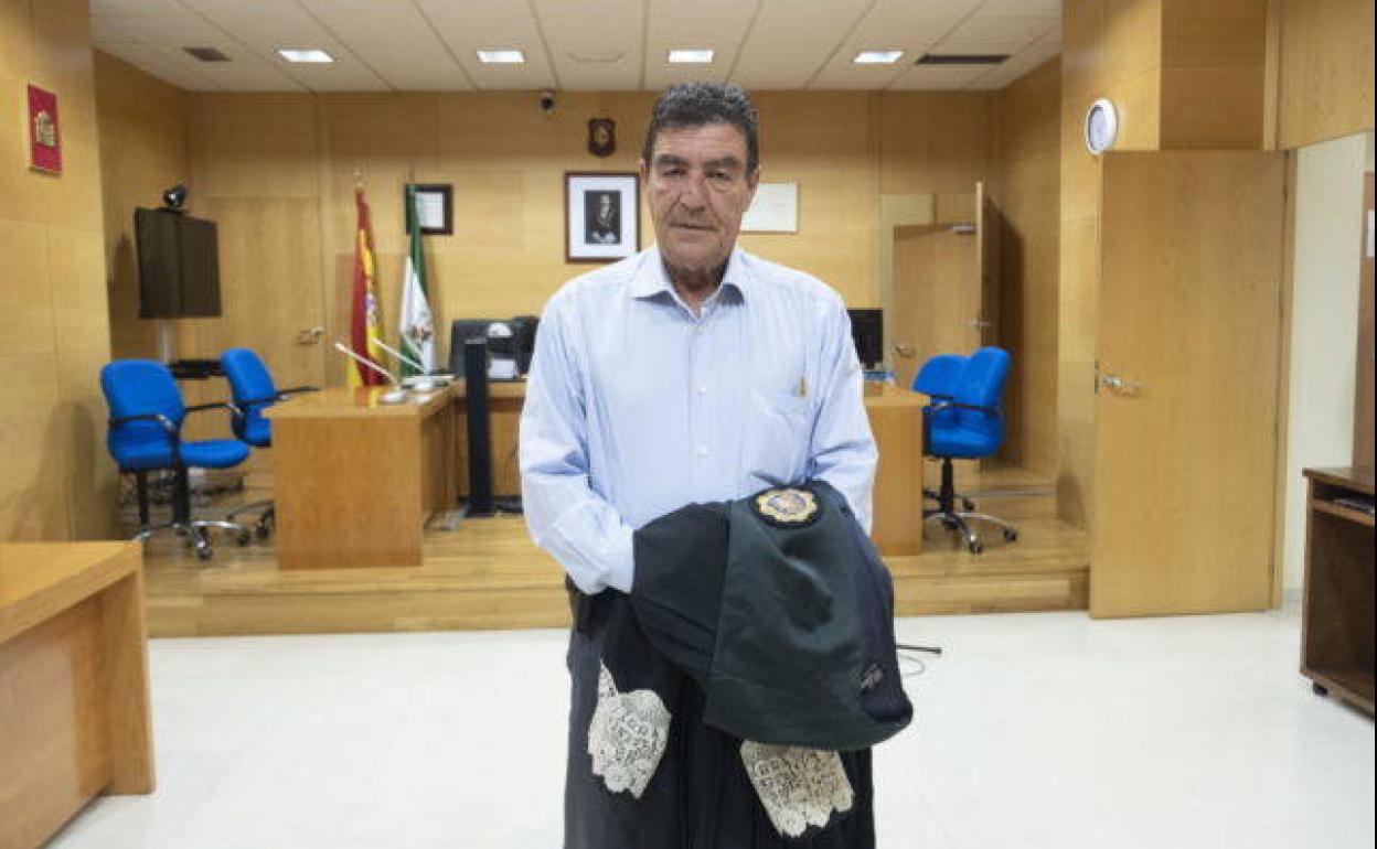 Juez Calatayud: «Si los Reyes han dejado un móvil a vuestros hijos sabed que puede ser una droga o un arma para cometer delitos»