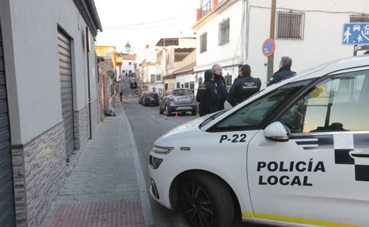 Tiroteo en Granada | Buscan por toda la ciudad a los pistoleros que dispararon a una mujer