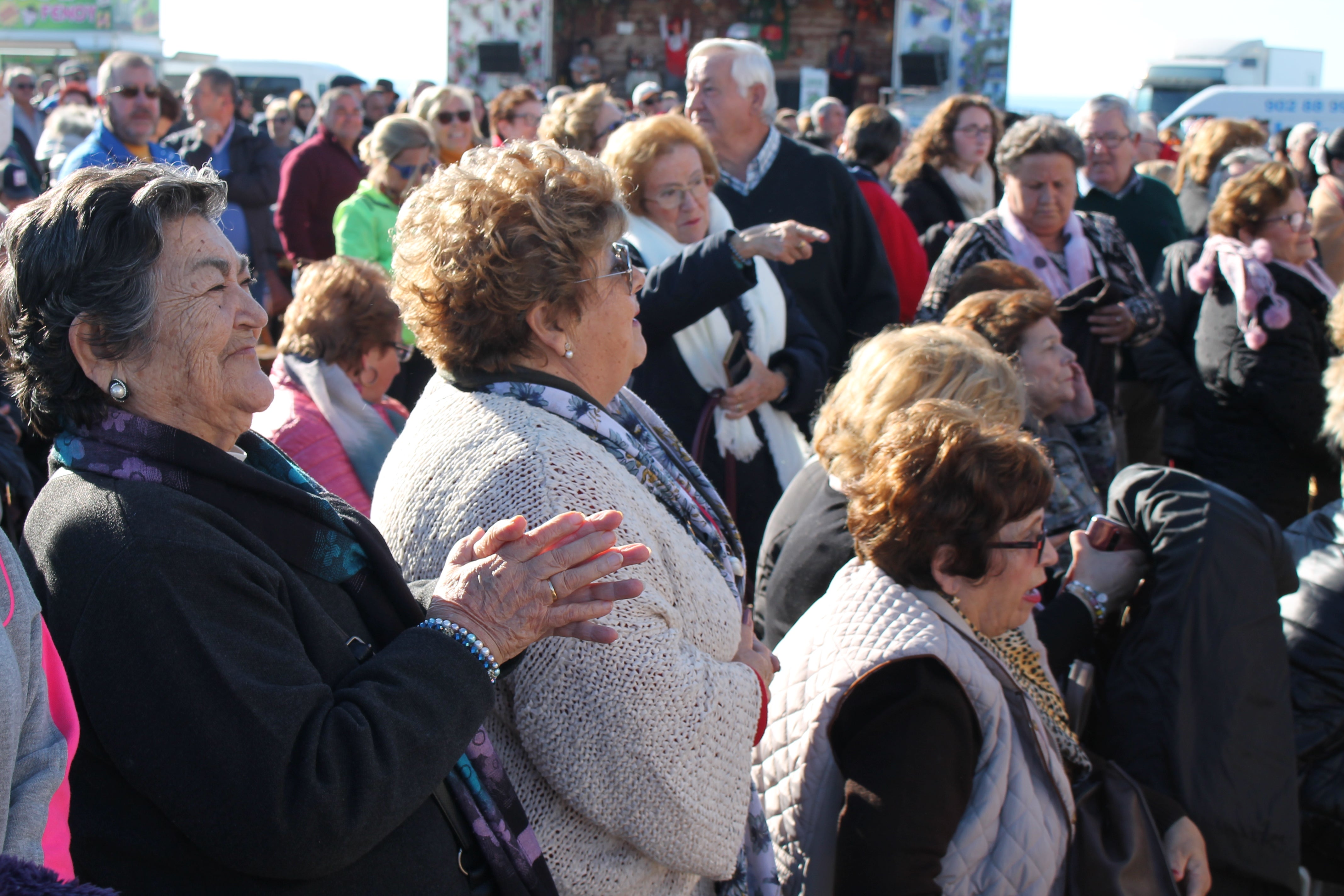 Miles de almerienses, un año más, y fieles a la tradición, acuden a disfrutar de una jornada de romería en honor de la patrona de la ciudad