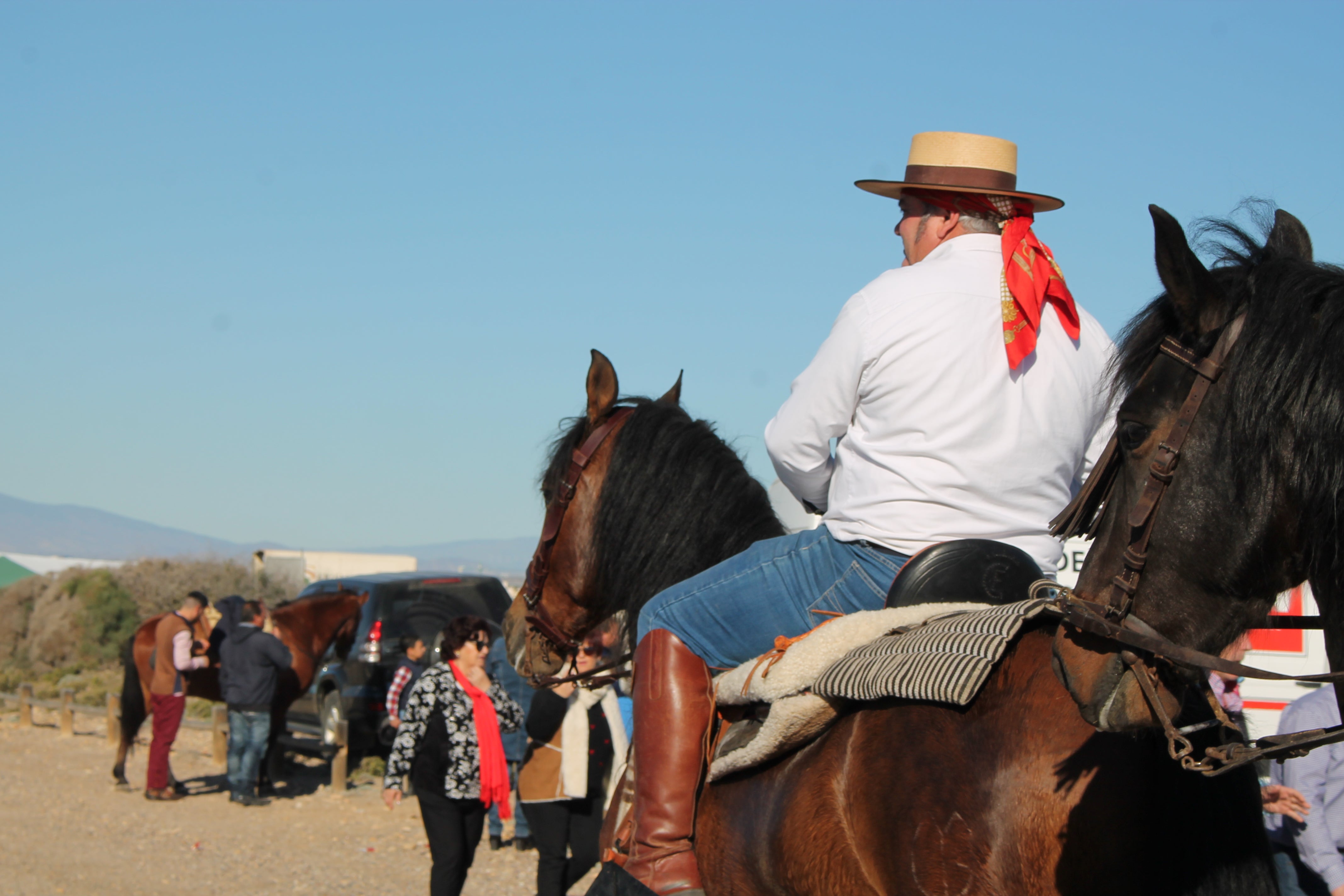 Miles de almerienses, un año más, y fieles a la tradición, acuden a disfrutar de una jornada de romería en honor de la patrona de la ciudad